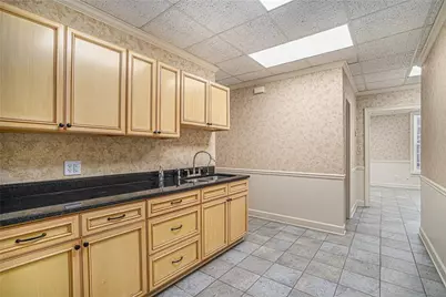 8385 Dunwoody Place #Main Level, Atlanta, GA 30350 - Photo 8