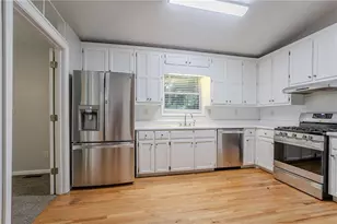 2140 Deer Trail, Suwanee, GA 30024 - Photo 10