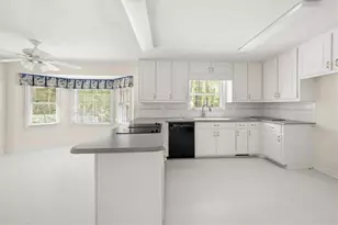 127 Roe Hampton Ln, Stone Mountain, GA 30087 - Photo 18