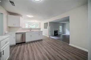 621 Lakewater View Dr, Stone Mountain, GA 30087 - Photo 4