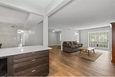 6851 Roswell Road #H18, Atlanta, GA 30328 - Photo 6