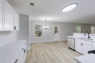 450 Pinevale Ct, Atlanta, GA 30349 - Photo 2