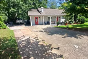 3356 Hollow Ct, Lawrenceville, GA 30044 - Photo 2