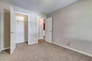 2289 Strathmoor Manor Dr, Lithonia, GA 30058 - Photo 8
