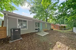 1735 Carter Cir, Atlanta, GA 30344 - Photo 4