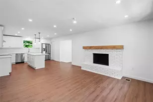 401 Cottonwood Dr, Woodstock, GA 30189 - Photo 6