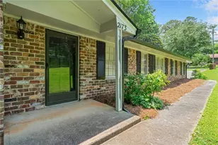 2173 Tanglewood Trail NE, Conyers, GA 30013 - Photo 2