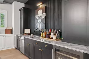 2583 Apple Valley Rd, Brookhaven, GA 30319 - Photo 10