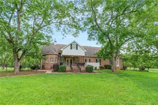 113 Heatherwood Ln, Barnesville, GA 30204 - Photo 4