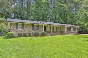 1724 Rhonda Ln, Stone Mountain, GA 30087 - Photo 2