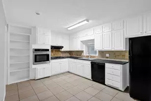 1724 Rhonda Ln, Stone Mountain, GA 30087 - Photo 12