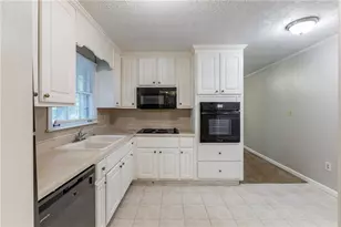 1105 Buckhurst Dr, Atlanta, GA 30349 - Photo 10