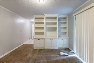 1105 Buckhurst Dr, Atlanta, GA 30349 - Photo 16