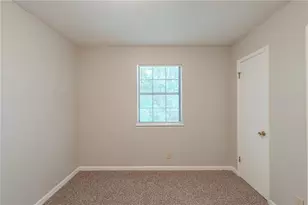 2247 Cherokee Valley Dr, Lithonia, GA 30058 - Photo 22