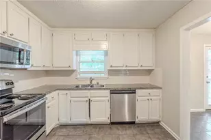 3110 Ashly Cove Ln, Snellville, GA 30078 - Photo 12