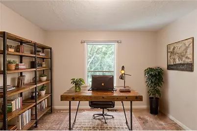 1282 Shiloh Trail E, Kennesaw, GA 30144 - Photo 4