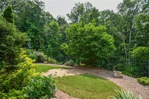 1173 St Charles Pl, Gainesville, GA 30501 - Photo 52