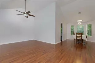 552 Casey's Crossing, Winder, GA 30680 - Photo 4