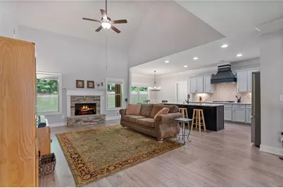 902 Edgewater Drive, Loganville, GA 30052 - Photo 14