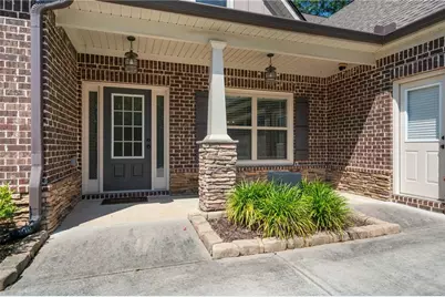 902 Edgewater Drive, Loganville, GA 30052 - Photo 4