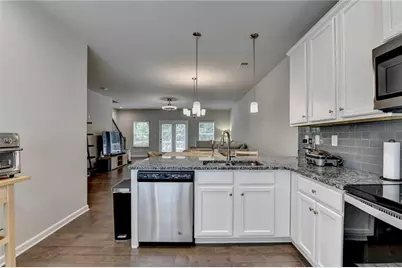 2719 Hedgeway Circle, Kennesaw, GA 30144 - Photo 16