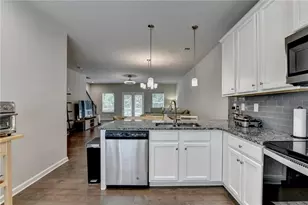 2719 Hedgeway Cir, Kennesaw, GA 30144 - Photo 16