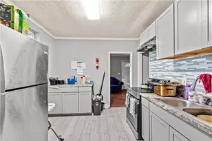 1324 Almont Dr SW, Atlanta, GA 30310 - Photo 6