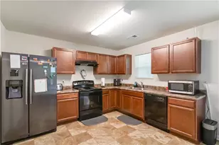 5622 Laurel Ridge Dr, Atlanta, GA 30344 - Photo 4