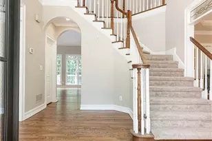 9360 Nesbit Lakes Dr, Alpharetta, GA 30022 - Photo 4