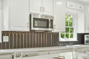 217 Skyland Dr, Roswell, GA 30075 - Photo 16