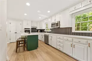 217 Skyland Dr, Roswell, GA 30075 - Photo 14