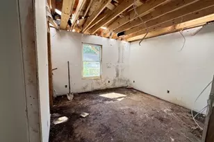 277 Barfield Ave SW, Atlanta, GA 30310 - Photo 10