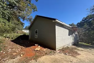 277 Barfield Ave SW, Atlanta, GA 30310 - Photo 4