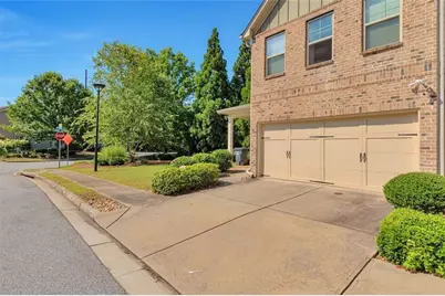 566 Jody Place, Lilburn, GA 30047 - Photo 4