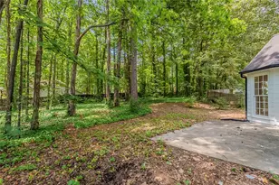 1056 Retner Dr SW, Mableton, GA 30126 - Photo 18