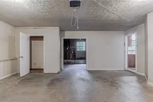 416 Pineburr Ln, Stone Mountain, GA 30087 - Photo 32