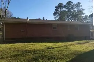 2739 Carriage Ln, Atlanta, GA 30349 - Photo 14