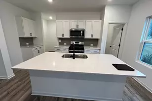 2318 Hedgeview Rd, Conyers, GA 30094 - Photo 4