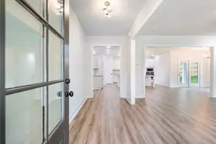 490 Jackson St, Buford, GA 30518 - Photo 2