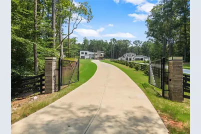 1678 Thomas Drive, Hoschton, GA 30548 - Photo 2