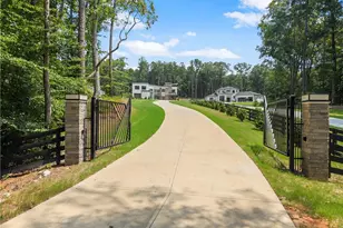 1678 Thomas Dr, Hoschton, GA 30548 - Photo 2