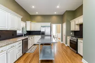 1231 Wildcliff Cir, Atlanta, GA 30329 - Photo 18