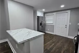 16 Johnson Rd NW, Atlanta, GA 30318 - Photo 8