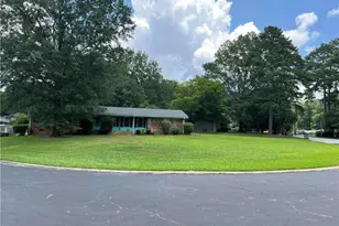 2935 Heather Dr, East Point, GA 30344 - Photo 32