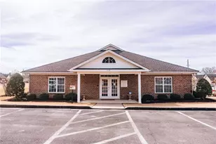 106 Kensington Dr, Calhoun, GA 30701 - Photo 2