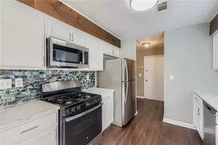 8958 Sterling Ridge Ln, Jonesboro, GA 30238 - Photo 6