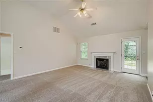 4642 Devencrest Ln, Buford, GA 30519 - Photo 6