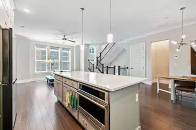 597 Broadview Place NE, Atlanta, GA 30324 - Photo 2