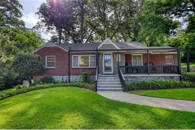 990 Oakland Avenue SE, Conyers, GA 30012 - Photo 1