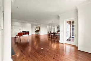 3657 Peachtree Rd NE, Atlanta, GA 30319 - Photo 10